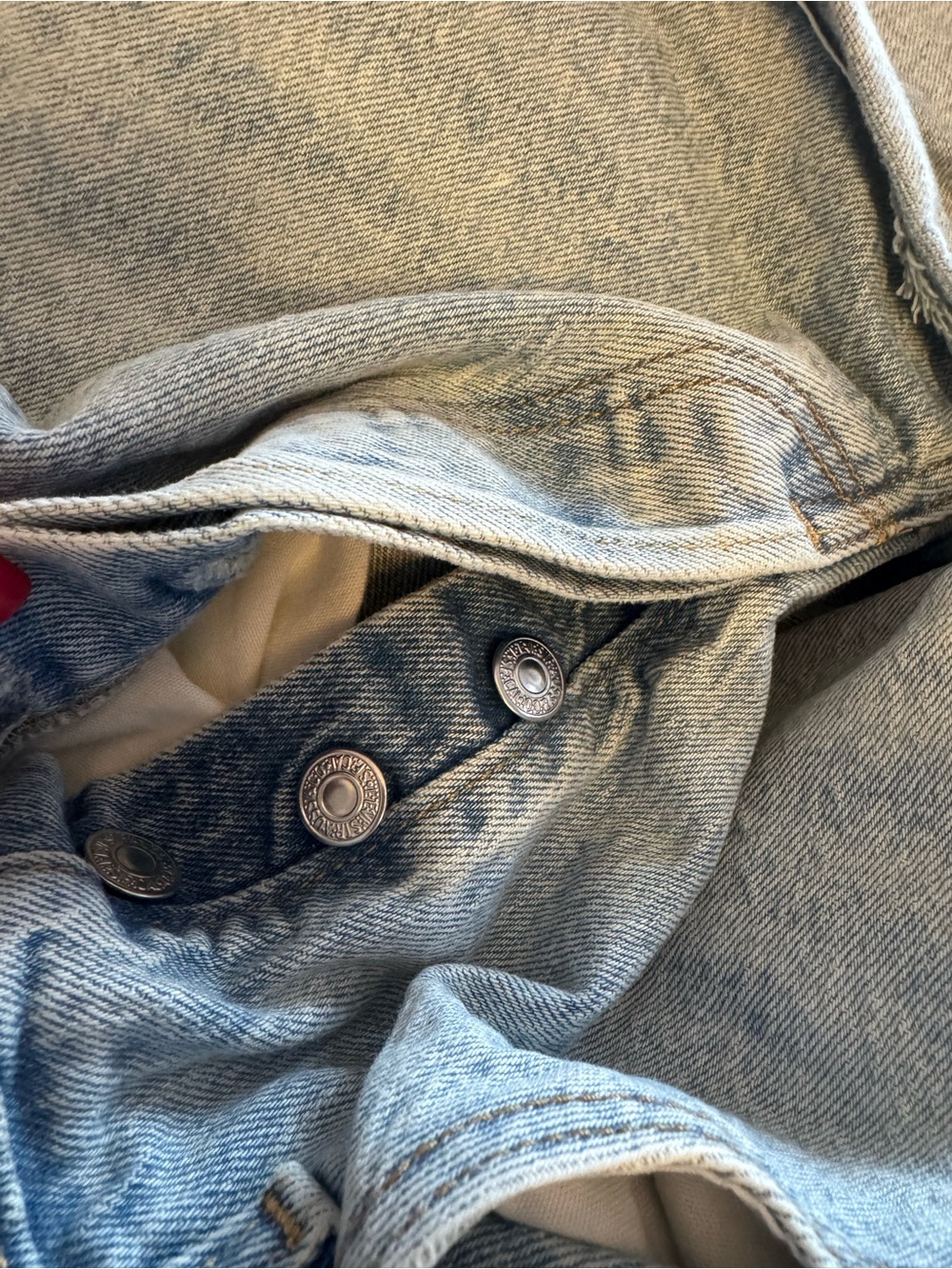 Levi's 501 Button Fly Denim Cutoff Shorts 2” Size 28 - Picture 5 of 5